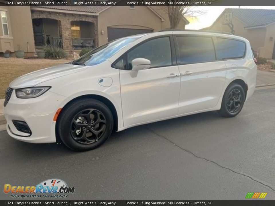 2021 Chrysler Pacifica Hybrid Touring L Bright White / Black/Alloy Photo #4