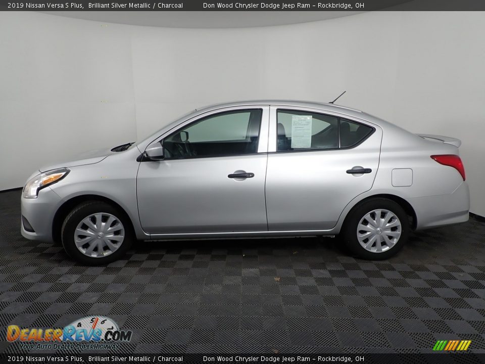 2019 Nissan Versa S Plus Brilliant Silver Metallic / Charcoal Photo #8