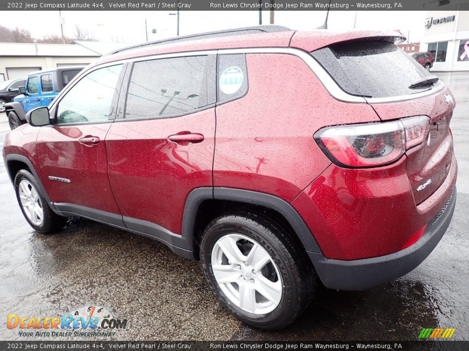 2022 Jeep Compass Latitude 4x4 Velvet Red Pearl / Steel Gray Photo #3