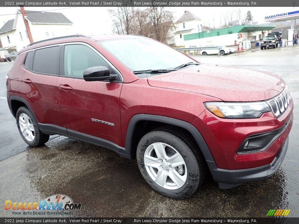 2022 Jeep Compass Latitude 4x4 Velvet Red Pearl / Steel Gray Photo #8