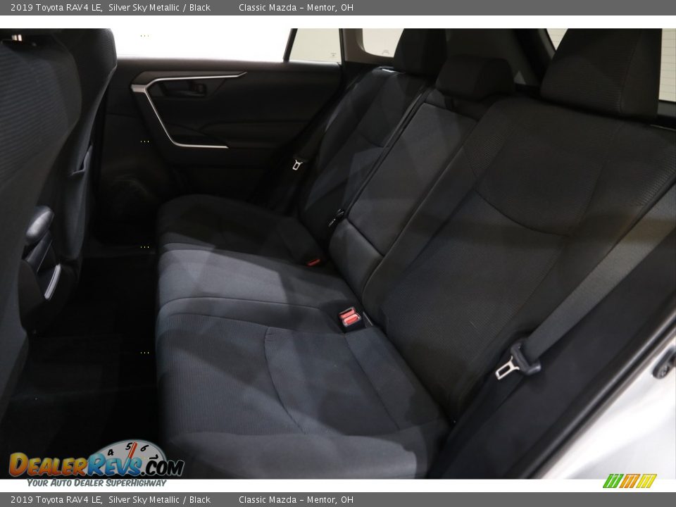 2019 Toyota RAV4 LE Silver Sky Metallic / Black Photo #16