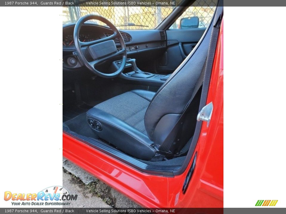 Front Seat of 1987 Porsche 944  Photo #3