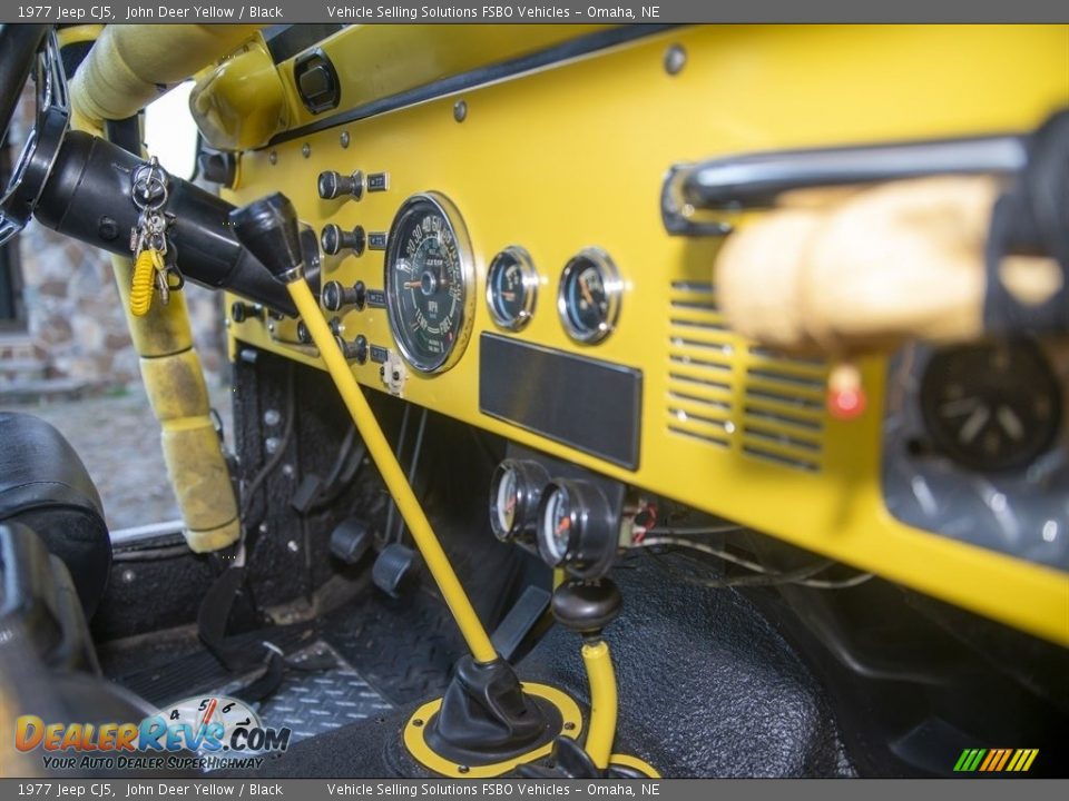 Dashboard of 1977 Jeep CJ5  Photo #4