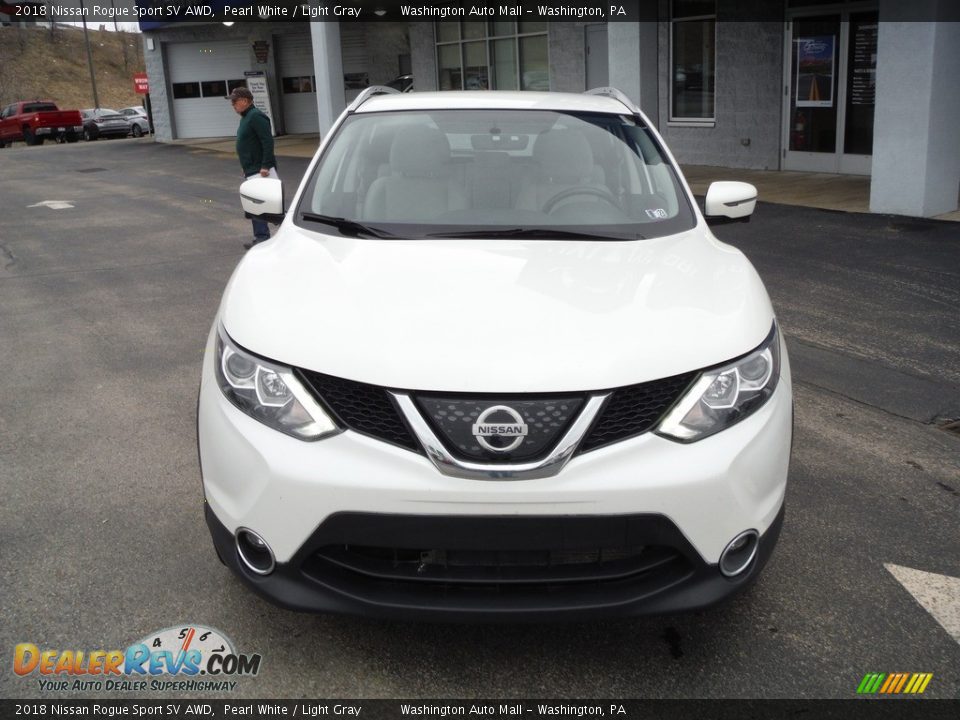 2018 Nissan Rogue Sport SV AWD Pearl White / Light Gray Photo #4