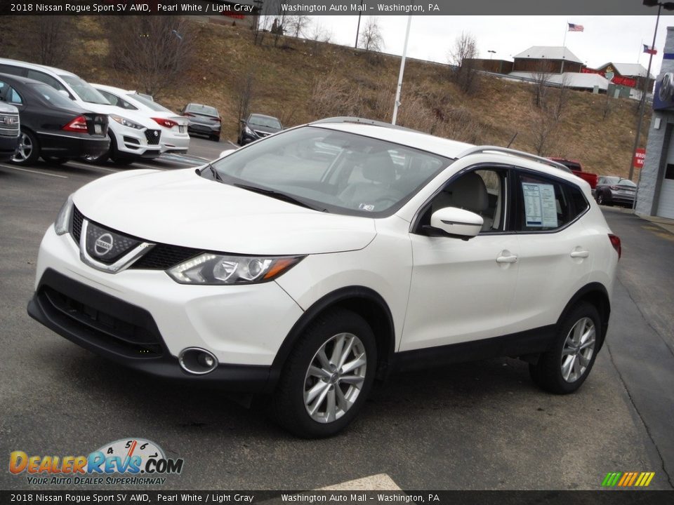 2018 Nissan Rogue Sport SV AWD Pearl White / Light Gray Photo #6