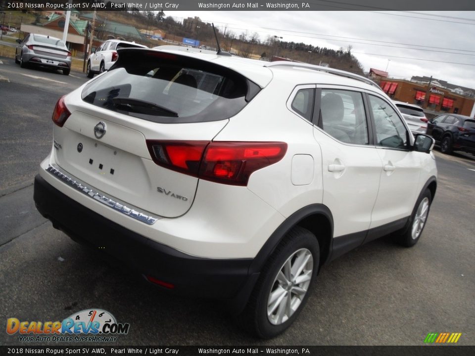 2018 Nissan Rogue Sport SV AWD Pearl White / Light Gray Photo #10