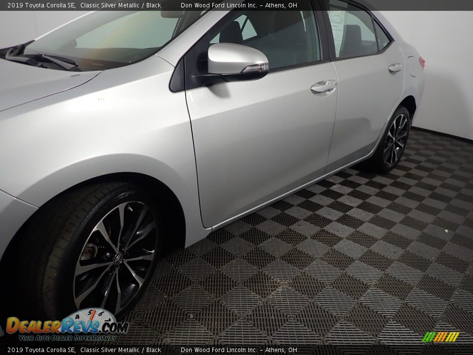 2019 Toyota Corolla SE Classic Silver Metallic / Black Photo #10