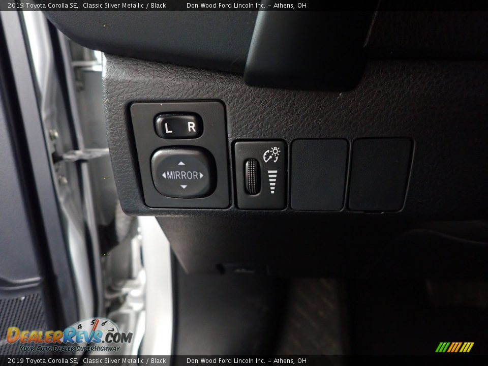 2019 Toyota Corolla SE Classic Silver Metallic / Black Photo #31