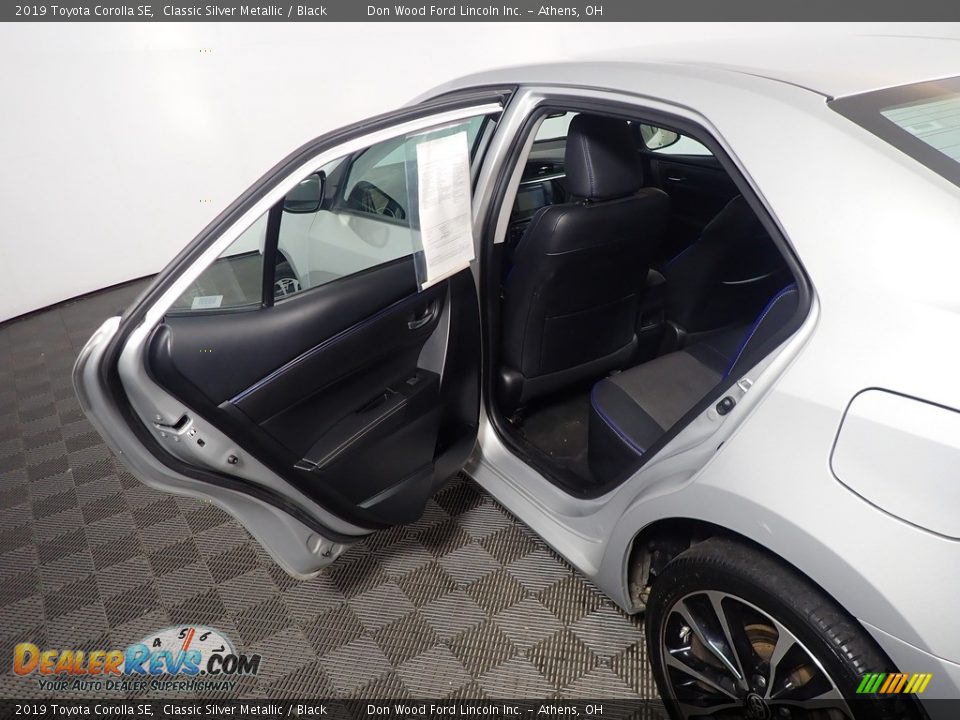2019 Toyota Corolla SE Classic Silver Metallic / Black Photo #34