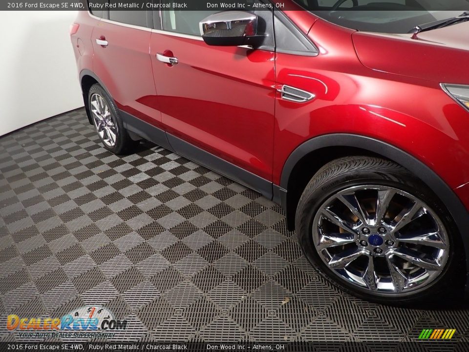 2016 Ford Escape SE 4WD Ruby Red Metallic / Charcoal Black Photo #4