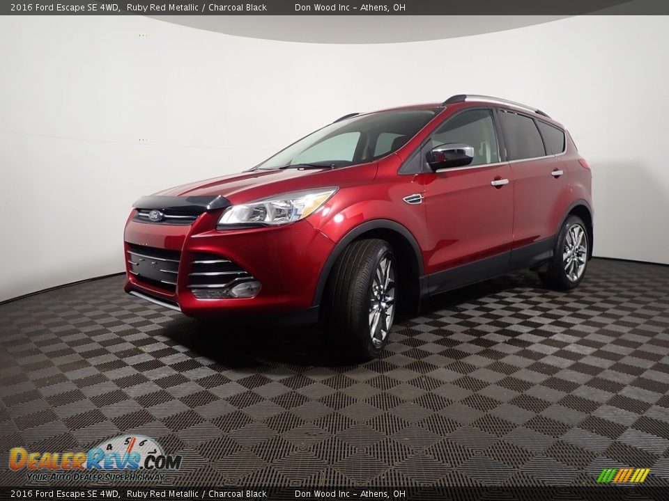 2016 Ford Escape SE 4WD Ruby Red Metallic / Charcoal Black Photo #8
