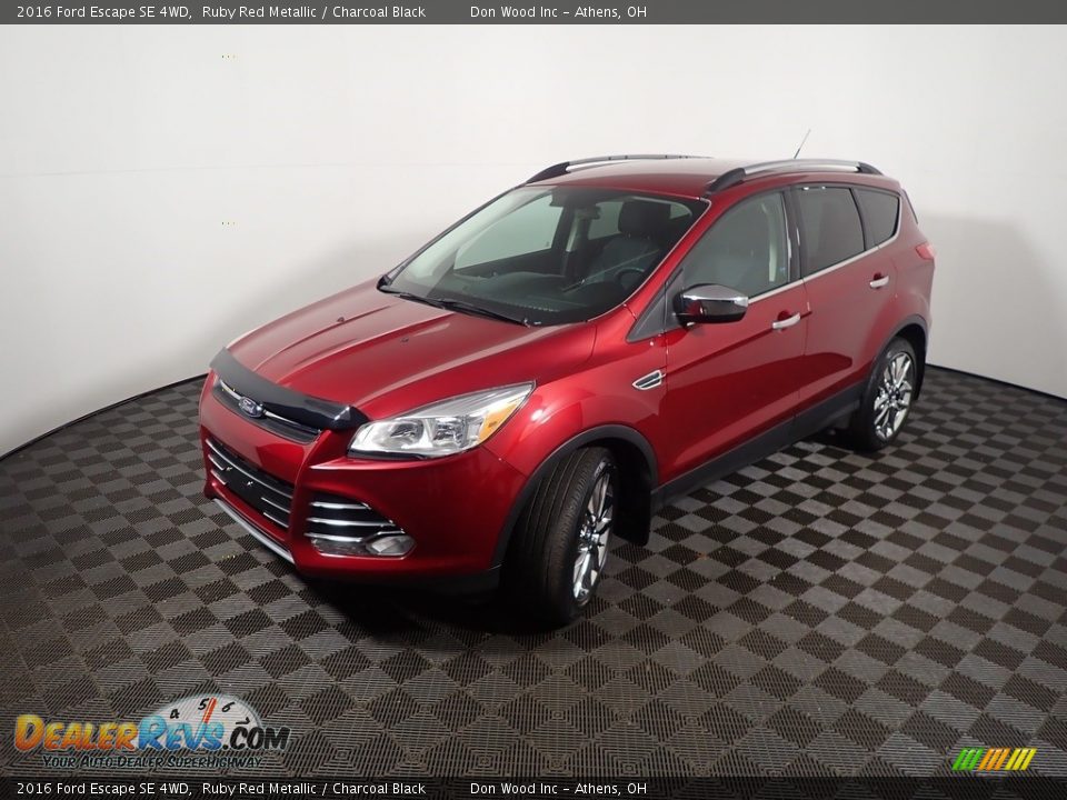 2016 Ford Escape SE 4WD Ruby Red Metallic / Charcoal Black Photo #9