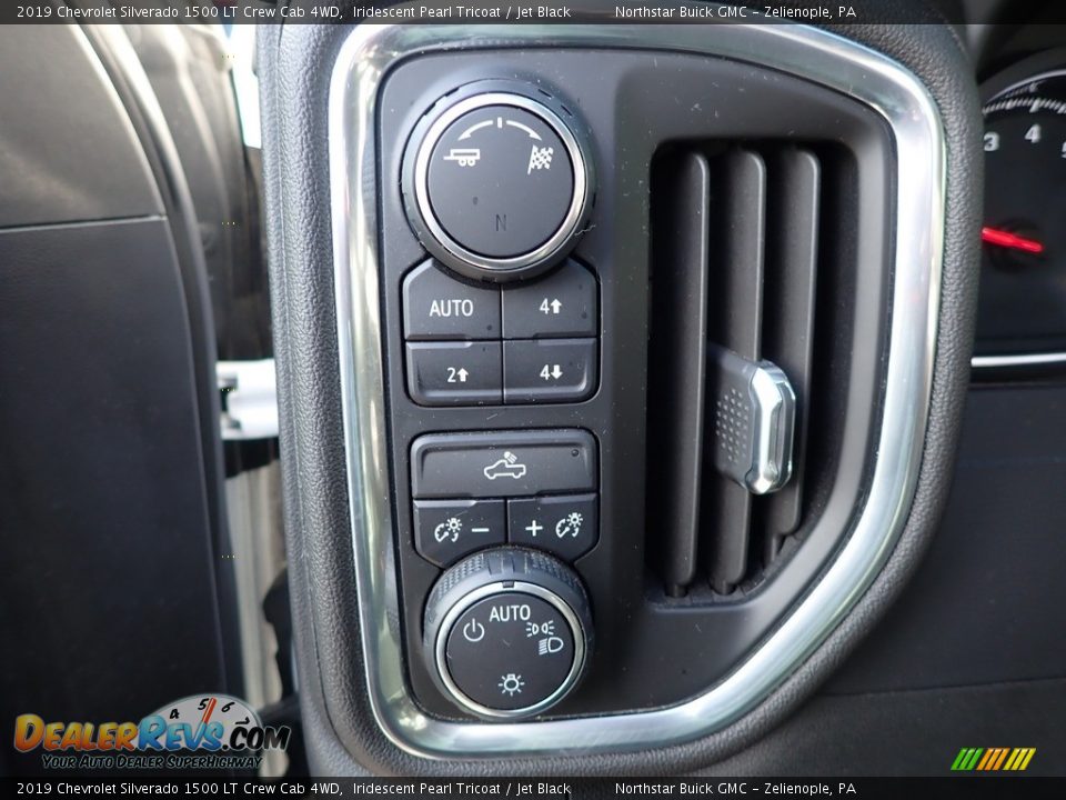 2019 Chevrolet Silverado 1500 LT Crew Cab 4WD Iridescent Pearl Tricoat / Jet Black Photo #21