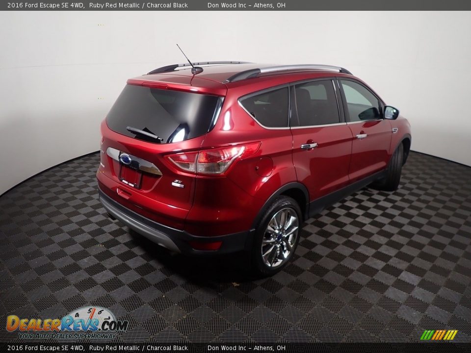 2016 Ford Escape SE 4WD Ruby Red Metallic / Charcoal Black Photo #17