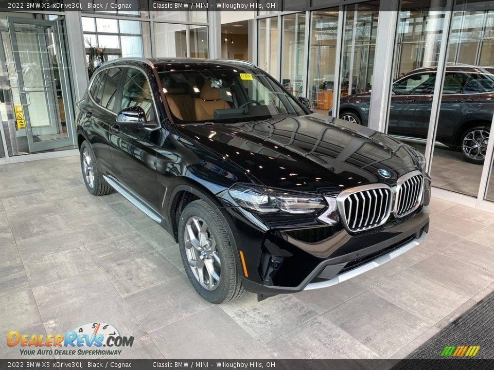 Front 3/4 View of 2022 BMW X3 xDrive30i Photo #1