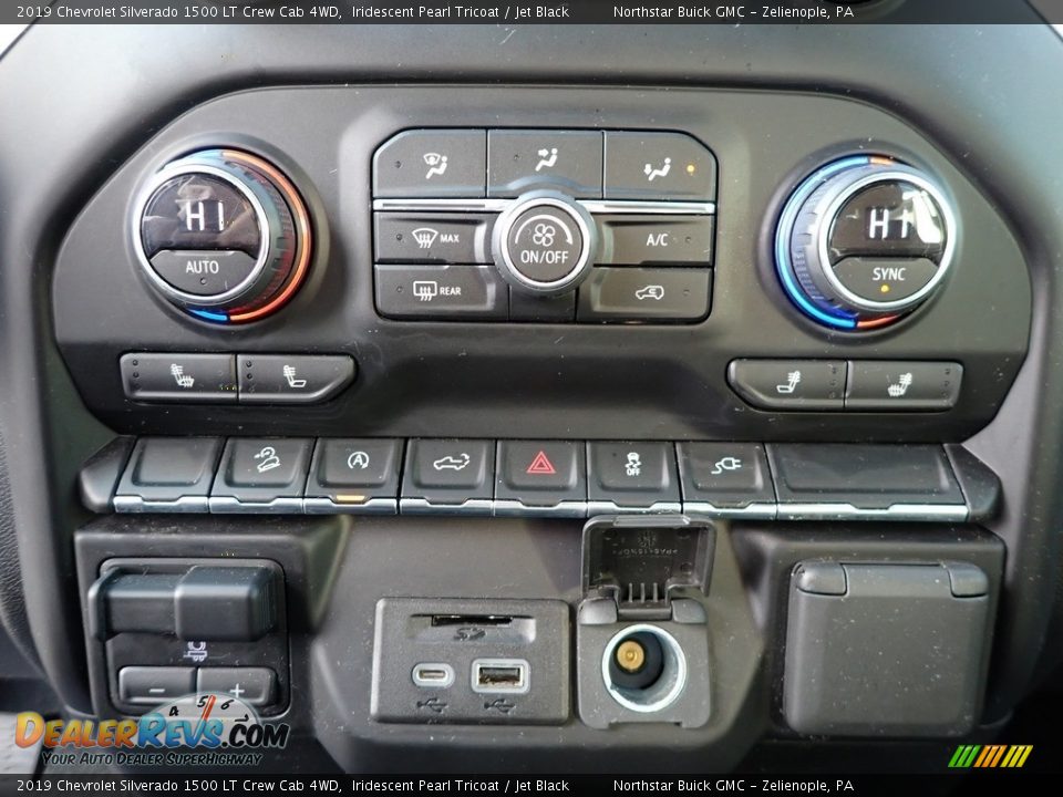 2019 Chevrolet Silverado 1500 LT Crew Cab 4WD Iridescent Pearl Tricoat / Jet Black Photo #26