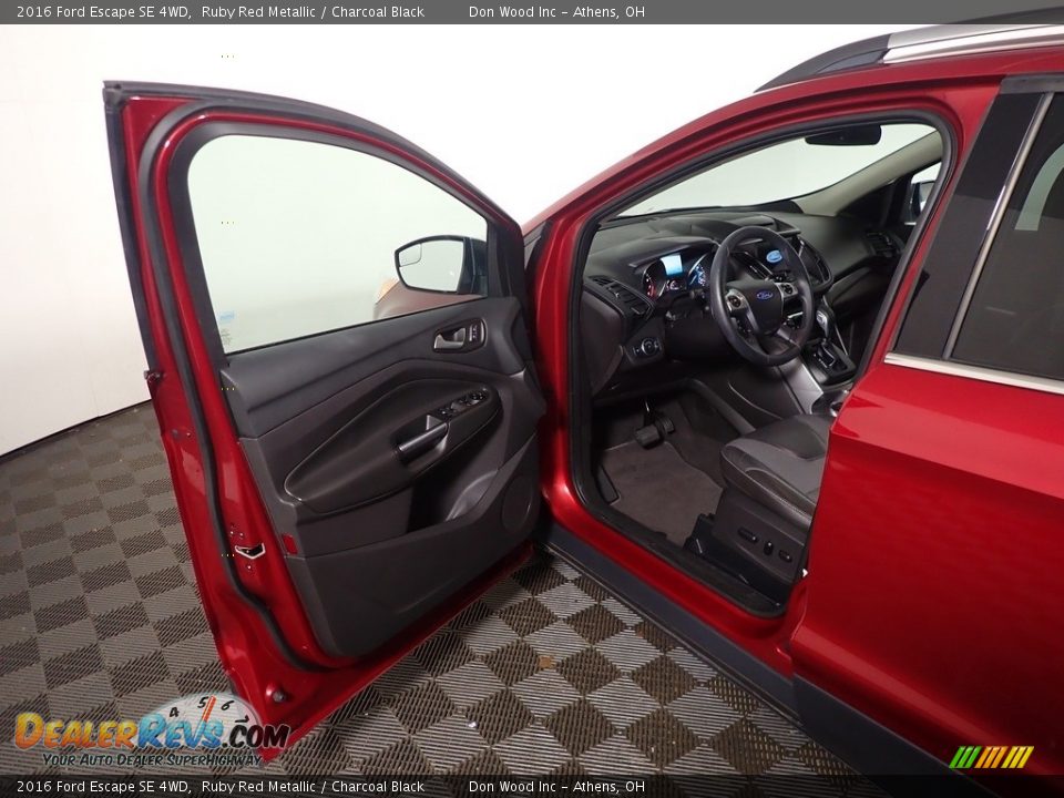 2016 Ford Escape SE 4WD Ruby Red Metallic / Charcoal Black Photo #21