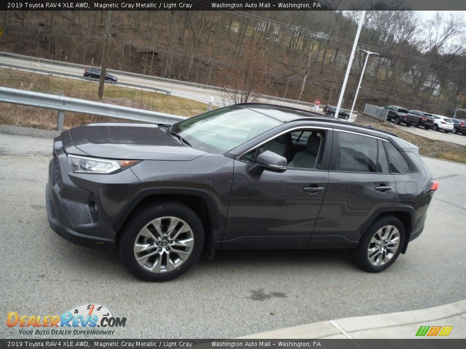 2019 Toyota RAV4 XLE AWD Magnetic Gray Metallic / Light Gray Photo #15