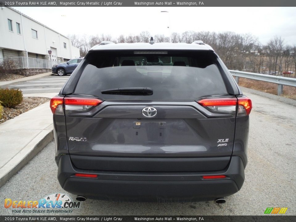 2019 Toyota RAV4 XLE AWD Magnetic Gray Metallic / Light Gray Photo #17