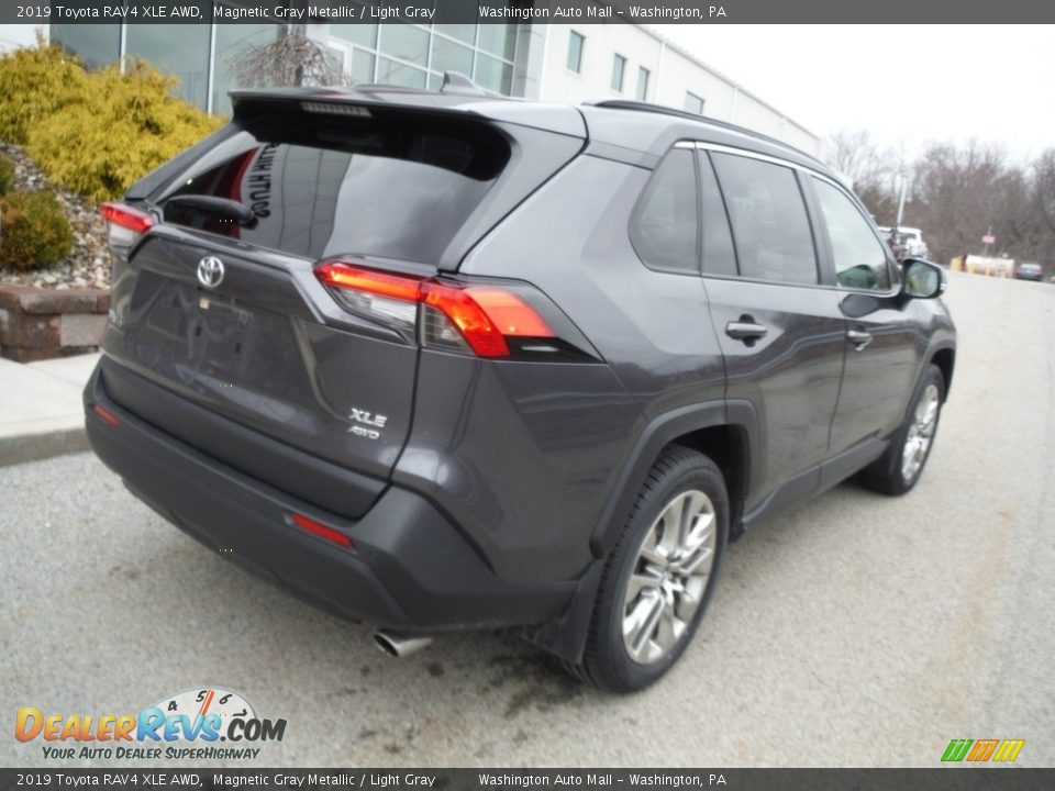 2019 Toyota RAV4 XLE AWD Magnetic Gray Metallic / Light Gray Photo #18