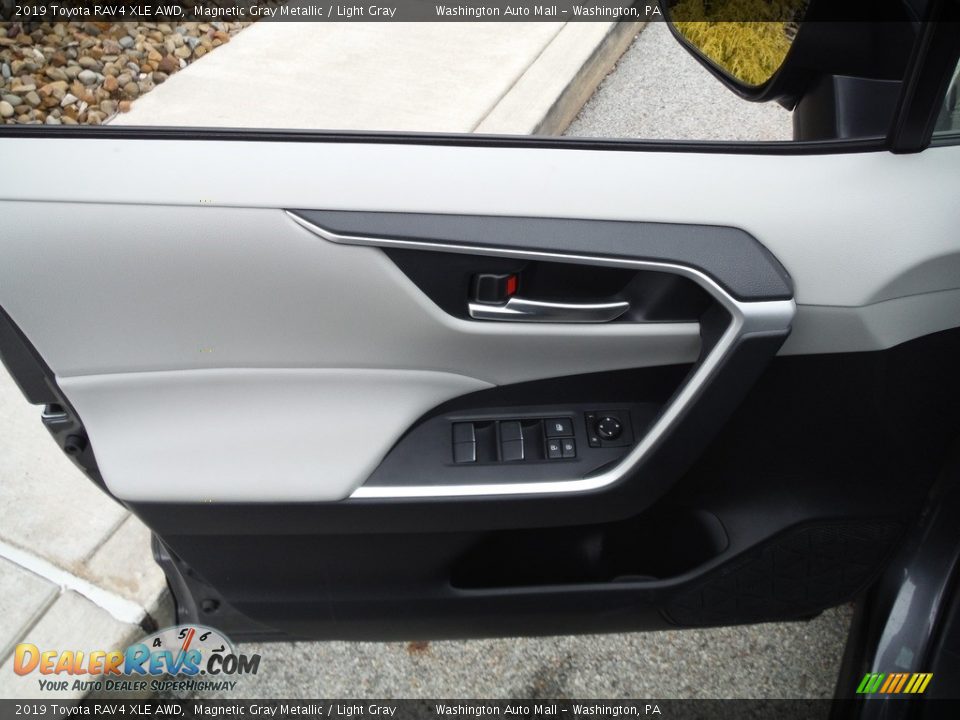 2019 Toyota RAV4 XLE AWD Magnetic Gray Metallic / Light Gray Photo #21