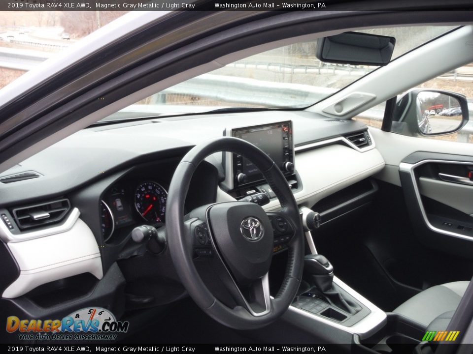 2019 Toyota RAV4 XLE AWD Magnetic Gray Metallic / Light Gray Photo #22