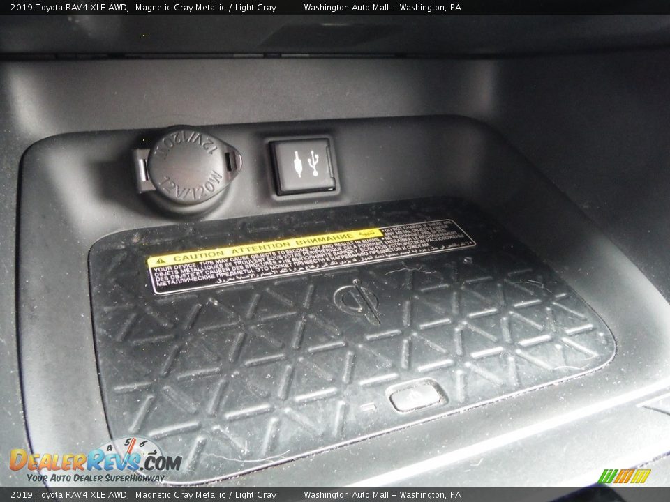 2019 Toyota RAV4 XLE AWD Magnetic Gray Metallic / Light Gray Photo #28