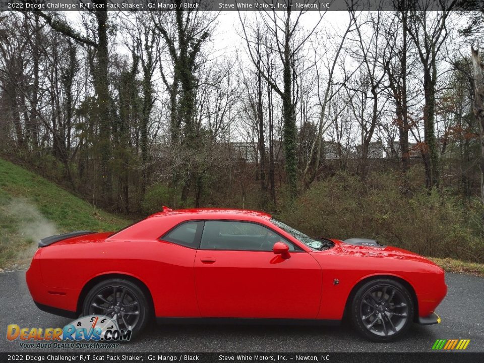 Go Mango 2022 Dodge Challenger R/T Scat Pack Shaker Photo #5