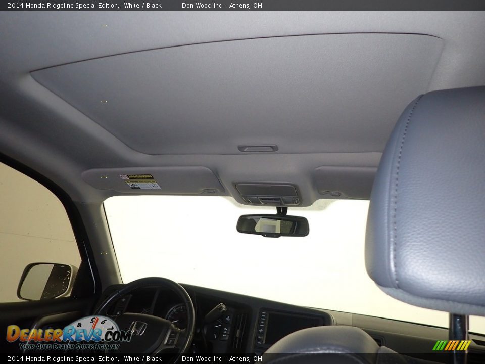 2014 Honda Ridgeline Special Edition White / Black Photo #2