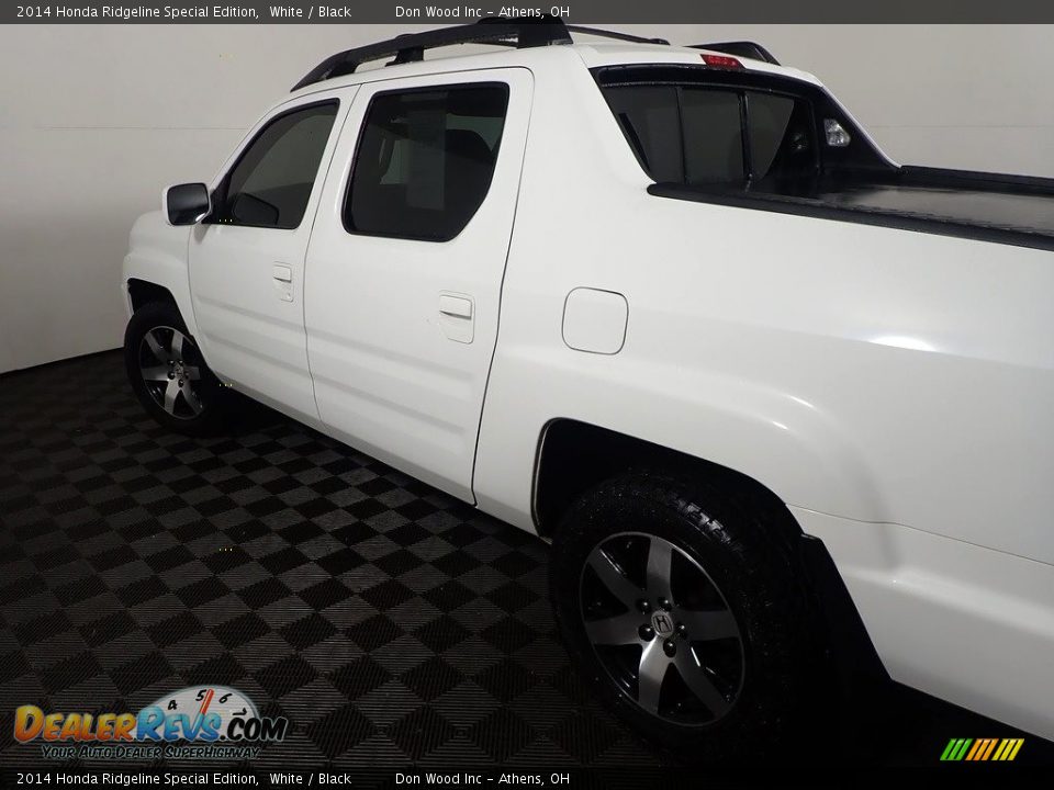 2014 Honda Ridgeline Special Edition White / Black Photo #19