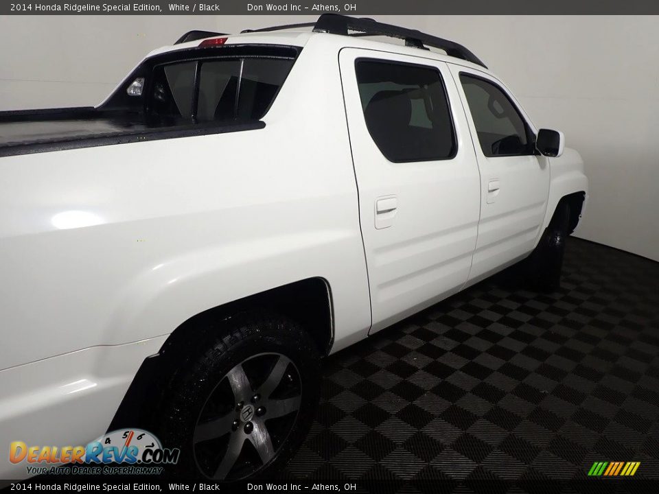 2014 Honda Ridgeline Special Edition White / Black Photo #20