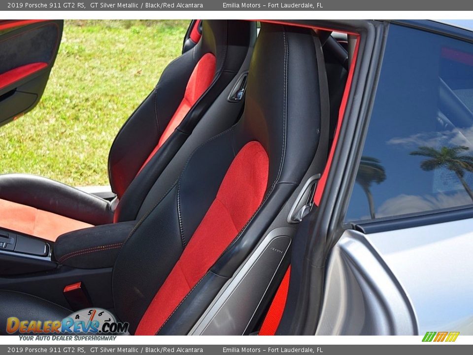 Front Seat of 2019 Porsche 911 GT2 RS Photo #43