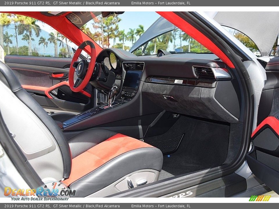 Front Seat of 2019 Porsche 911 GT2 RS Photo #48