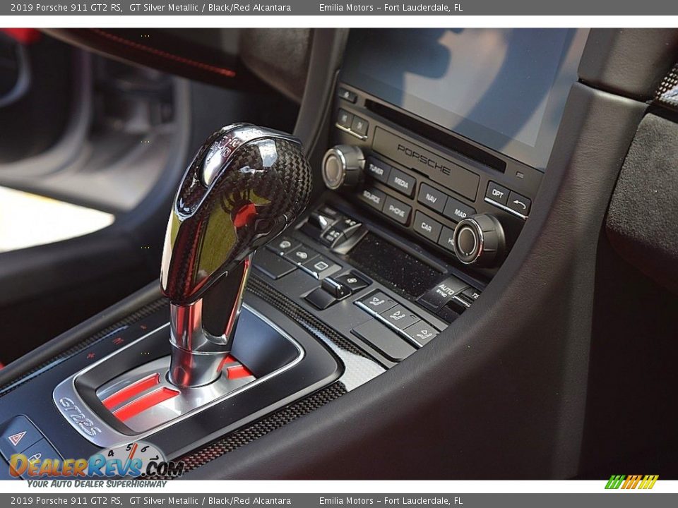 2019 Porsche 911 GT2 RS Shifter Photo #51