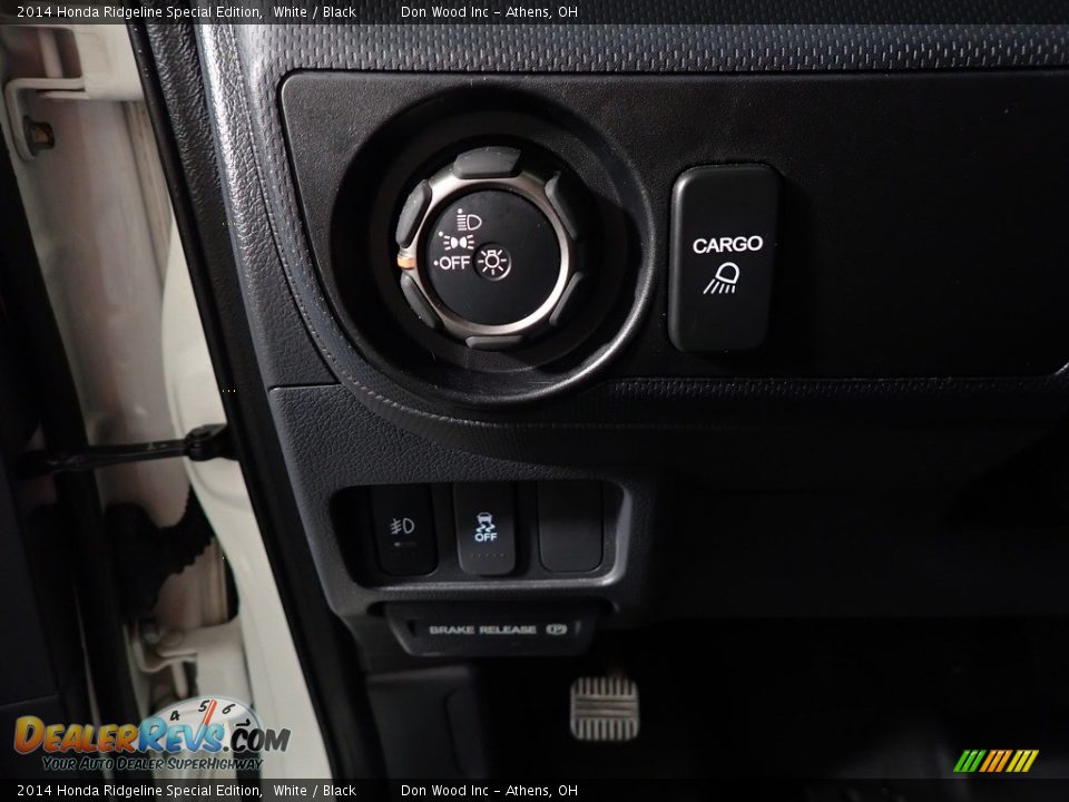 2014 Honda Ridgeline Special Edition White / Black Photo #32