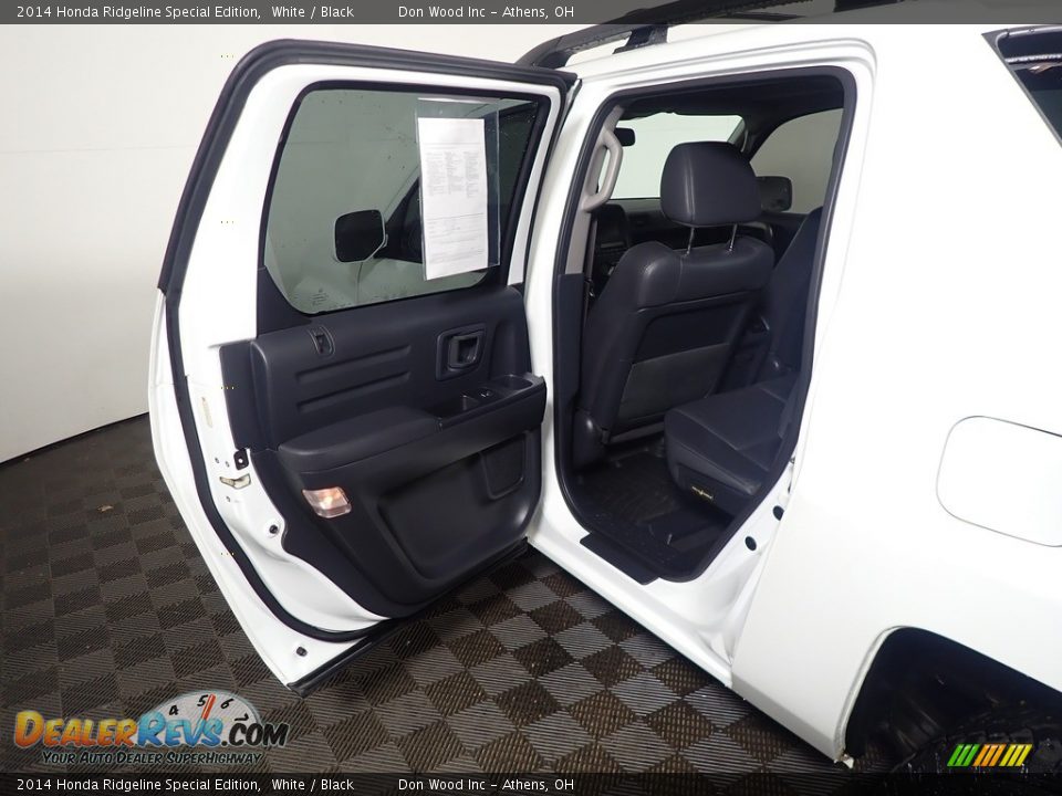 2014 Honda Ridgeline Special Edition White / Black Photo #34