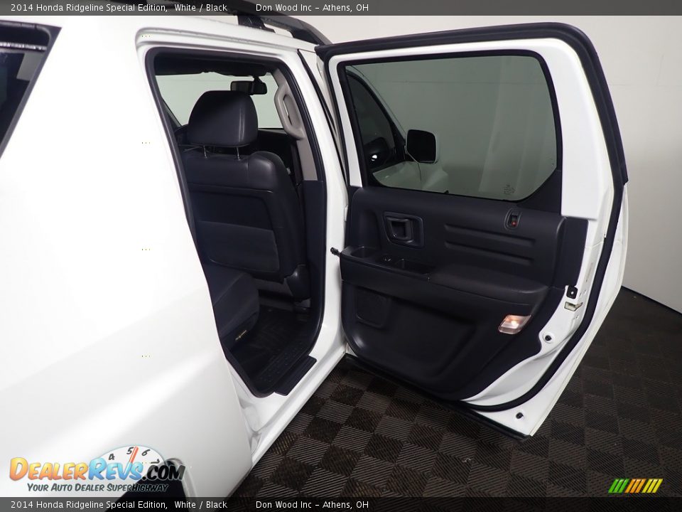 2014 Honda Ridgeline Special Edition White / Black Photo #36