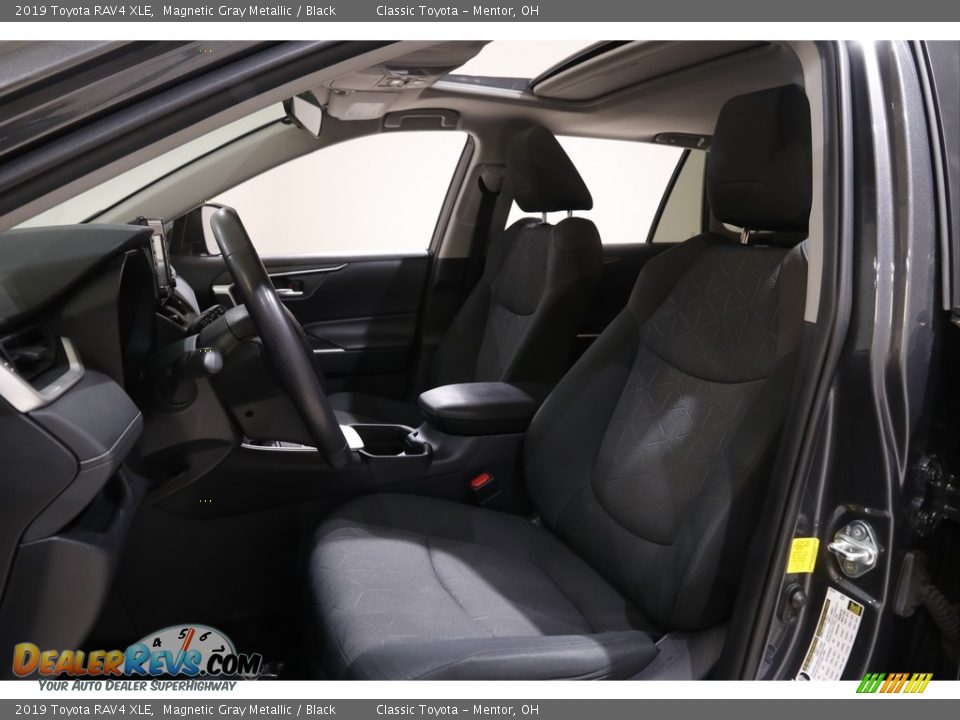 2019 Toyota RAV4 XLE Magnetic Gray Metallic / Black Photo #5