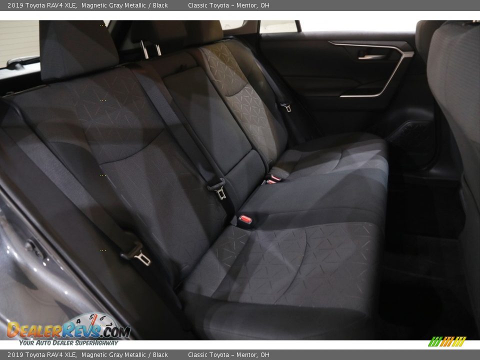 2019 Toyota RAV4 XLE Magnetic Gray Metallic / Black Photo #15