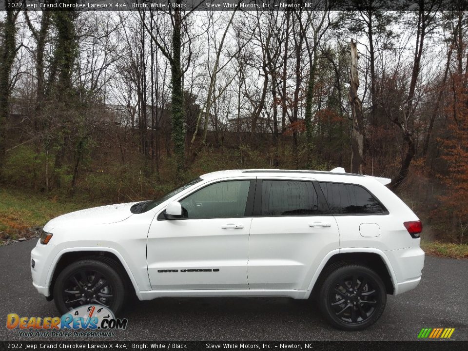 2022 Jeep Grand Cherokee Laredo X 4x4 Bright White / Black Photo #1