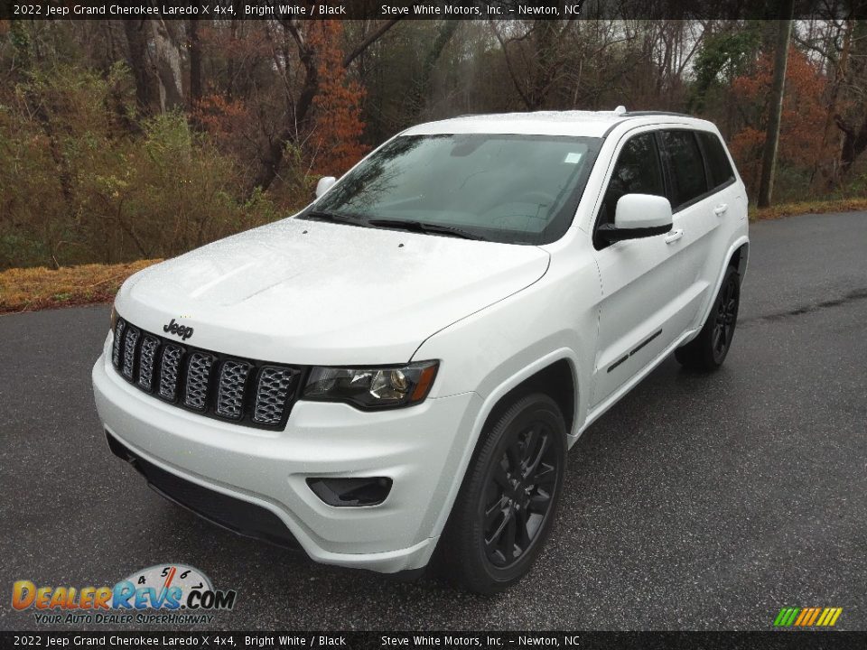 2022 Jeep Grand Cherokee Laredo X 4x4 Bright White / Black Photo #2