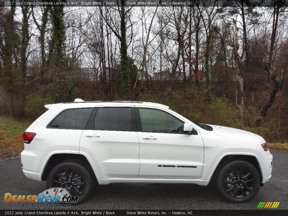 2022 Jeep Grand Cherokee Laredo X 4x4 Bright White / Black Photo #5