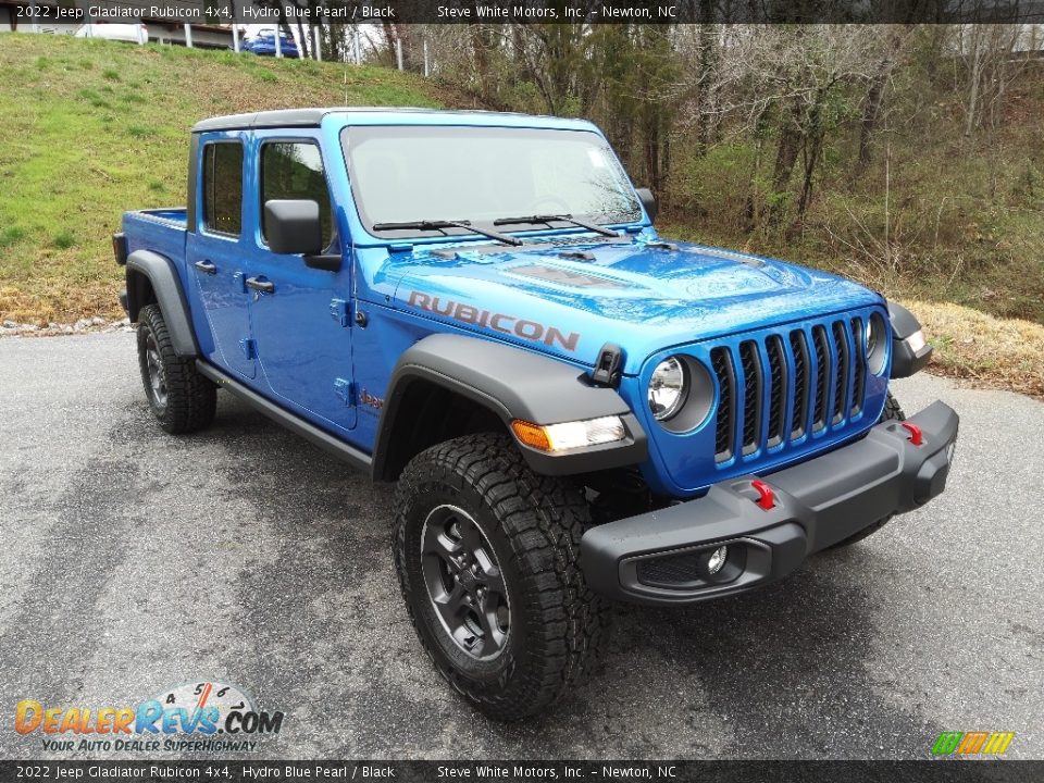 Front 3/4 View of 2022 Jeep Gladiator Rubicon 4x4 Photo #4