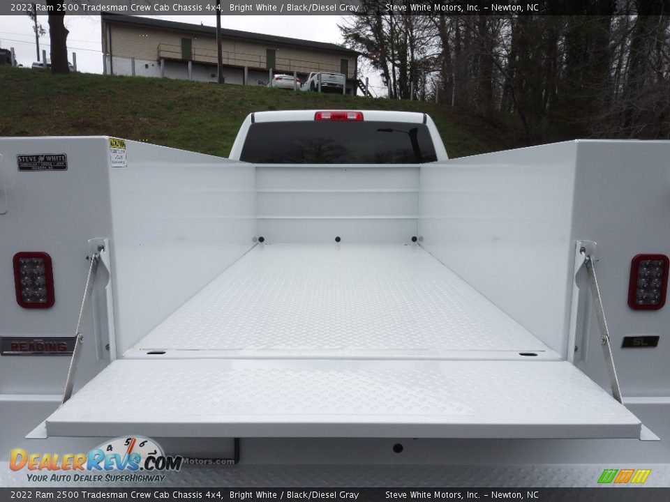 2022 Ram 2500 Tradesman Crew Cab Chassis 4x4 Bright White / Black/Diesel Gray Photo #9