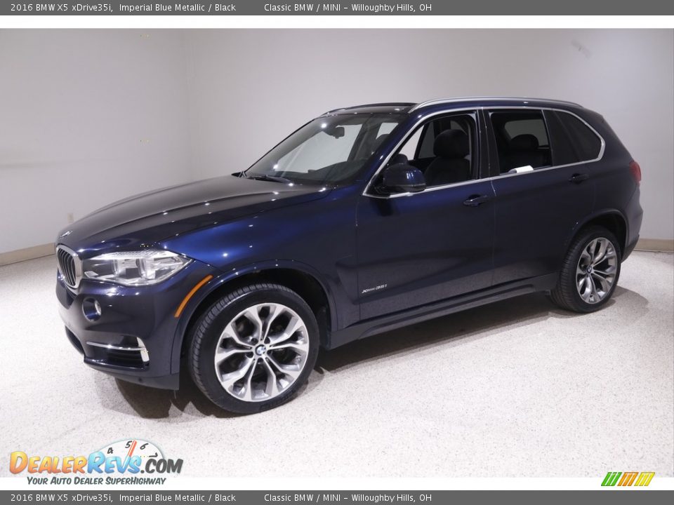 Front 3/4 View of 2016 BMW X5 xDrive35i Photo #3