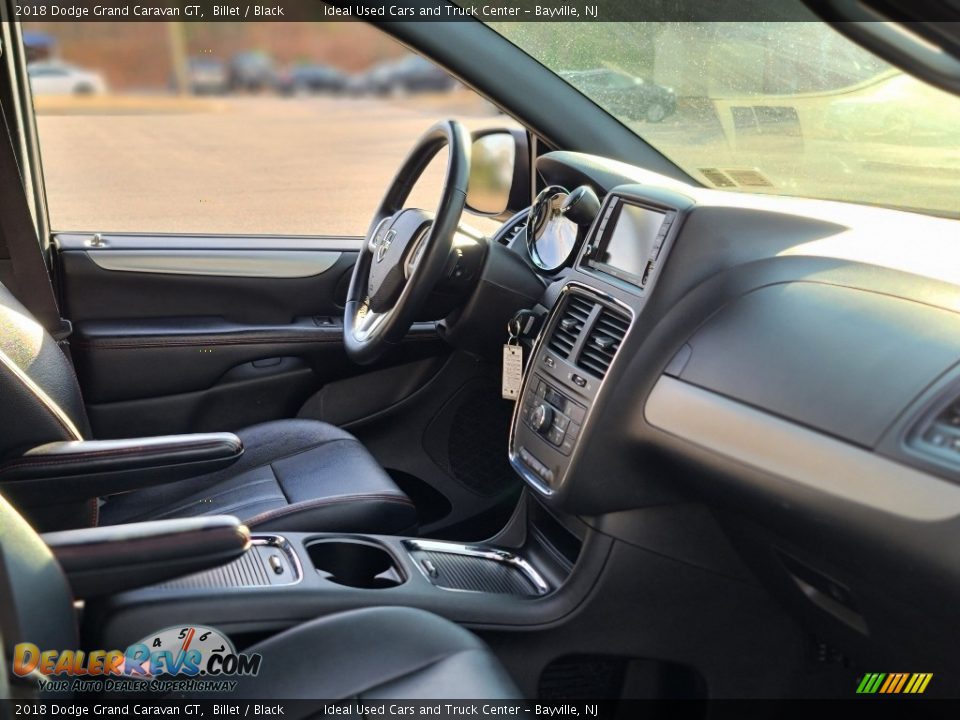 Dashboard of 2018 Dodge Grand Caravan GT Photo #10