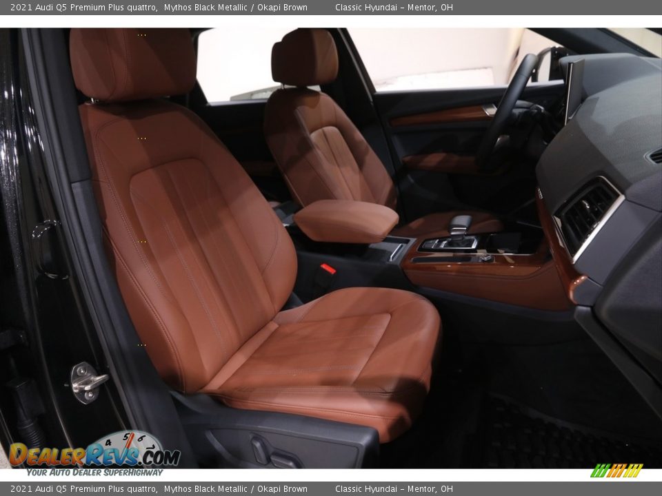 Front Seat of 2021 Audi Q5 Premium Plus quattro Photo #17