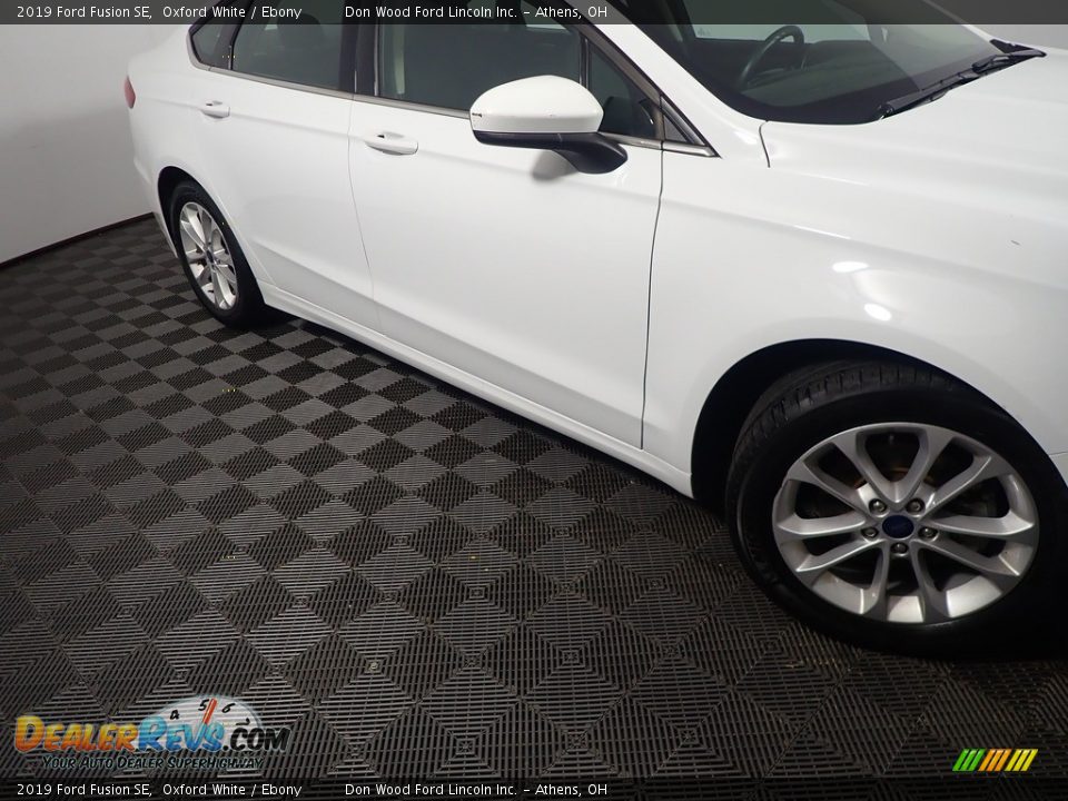 2019 Ford Fusion SE Oxford White / Ebony Photo #4