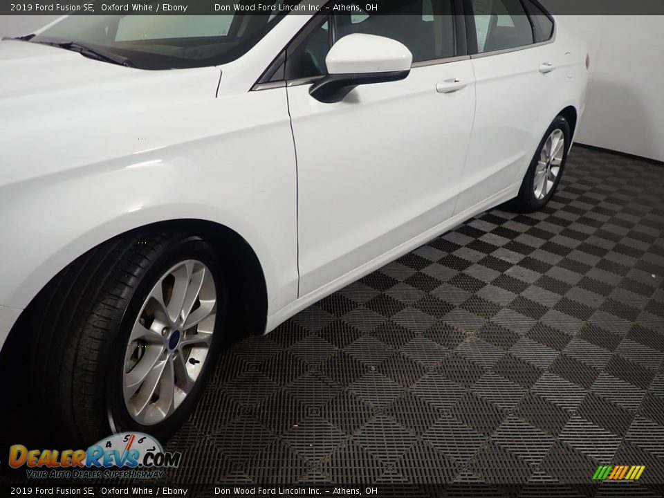2019 Ford Fusion SE Oxford White / Ebony Photo #10