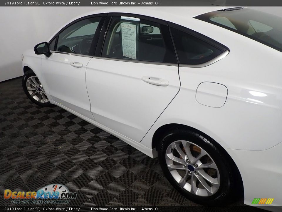 2019 Ford Fusion SE Oxford White / Ebony Photo #18